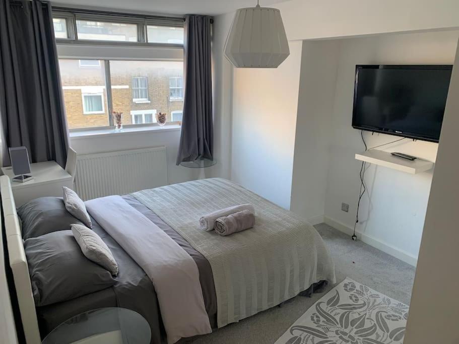 Lovely Spacious Next Hyde Park * Londen